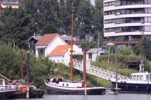 Ligplaats van de Neeltje Jantje in de haven van Tiel.